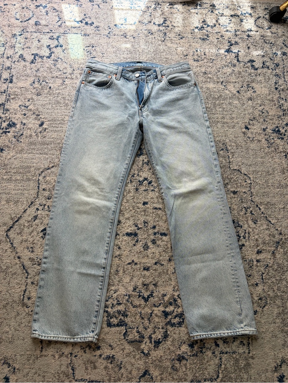 Levi's Men's Light Wash Blue Jeans